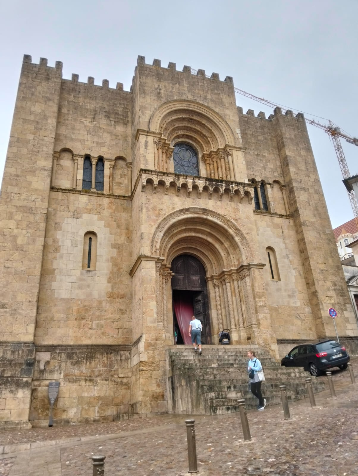 The Old Cathedral of Coimbra (Sé Velha): A Romanesque Masterpiece in Portugal