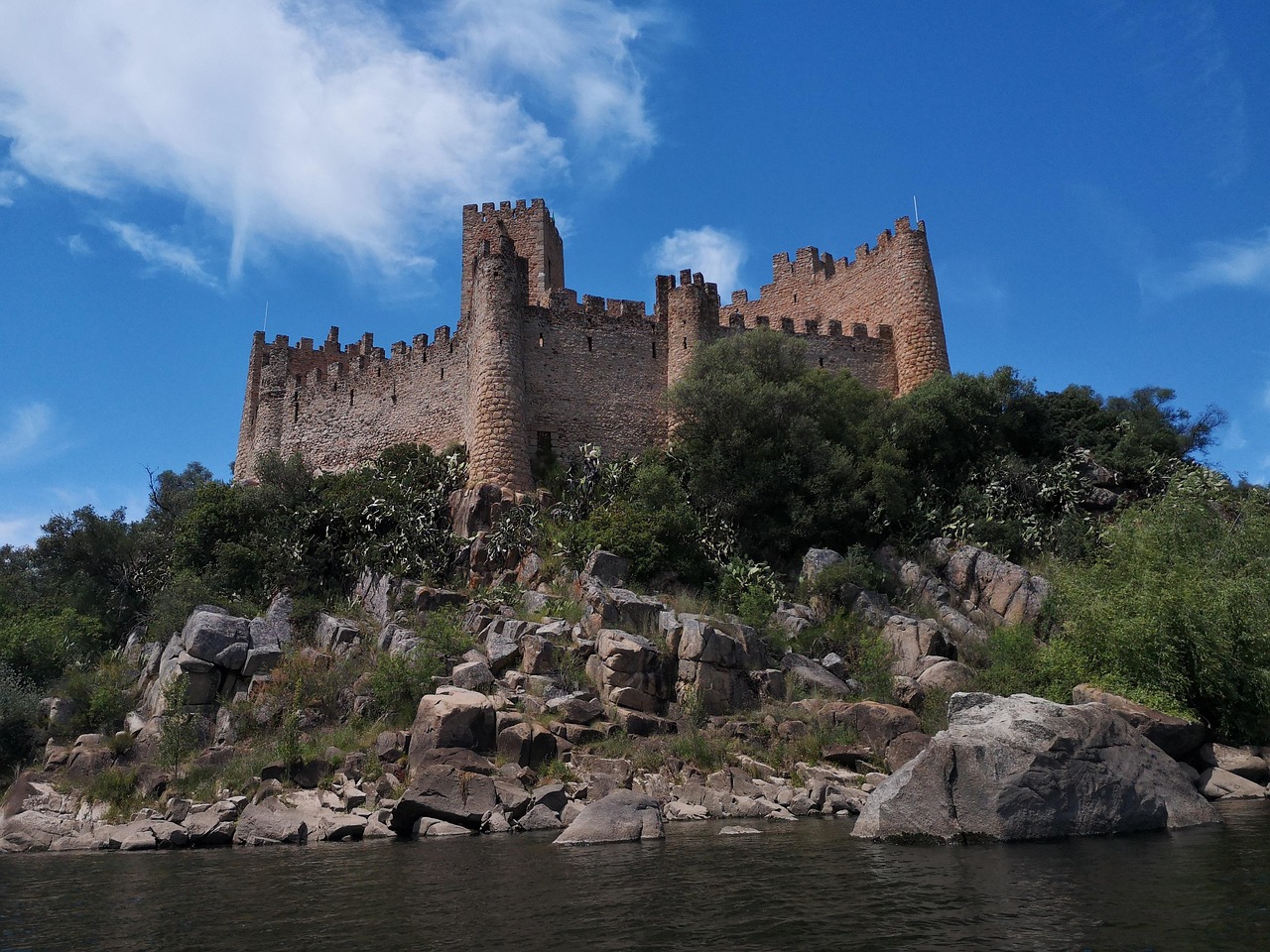 Almourol Castle: Portugal’s Enchanted Templar Fortress